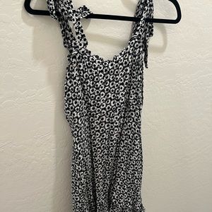 BRAND NEW! Super cute mini dress From LULU’s. Perfect for spring and summer!!